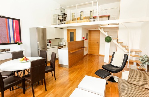 Santa Cruz de Tenerife Condo | Fantastic 1 bedroom with high ceiling in historic building.