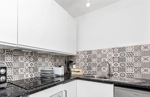 St. Pancras Apartment | Fantastic 4 bedroom apartment in Russell Square