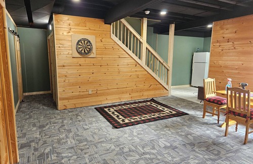 Roscommon County Ski Chalet | Fantastic 4 bedroom chalet sleeps 10 close to trails and Higgins lake