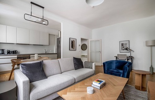 Himmelpfortgrund Apartment | Fantastic Alsergrund 2BR w/Elevator, nr Dining & Tram, by Blueground