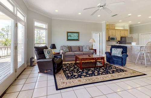 Audubon Place House | Fantastic beachfront home with full kitchen, central AC, & washer/dryer