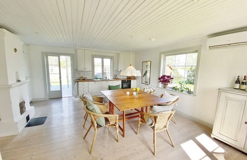 Gnesta Municipality House | Fantastic holiday home directly at the lake Nyckelsjön