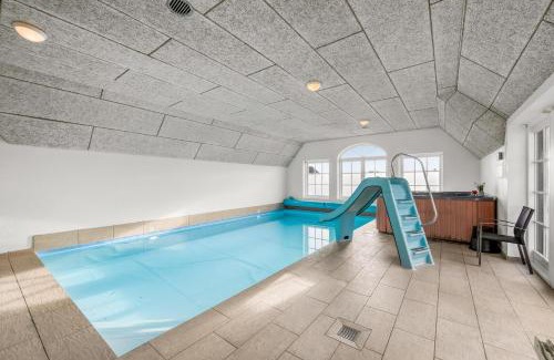 Vedersø Klit House | Fantastic Holiday Home With Pool And Spa For 20 People