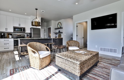 Minocqua Cottage | Fantastic lake cottage with shared dock, easy beach access, WiFi & central AC