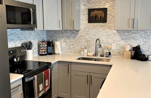 Show Low Condo | Fantastic renovated condo, ground floor close to Show Low Hospital, W/D in unit!