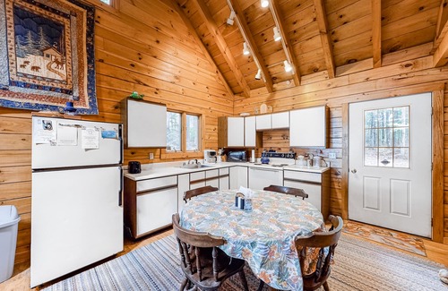 Wayne Cabin | Fantastic retreat close to lake with nearby boat access & private beach - dog OK