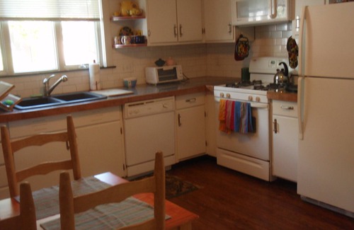 Warren Apartment | Fantastic Views in the Heart of Waterfront Historic District! Free wifi