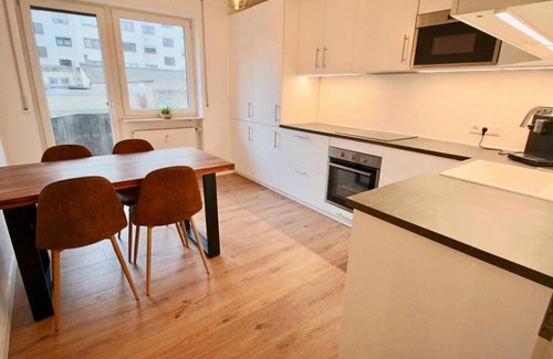 Schwetzingerstadt Apartment | Fantastische Moderne und Zentrale Wohnung mit Balkon