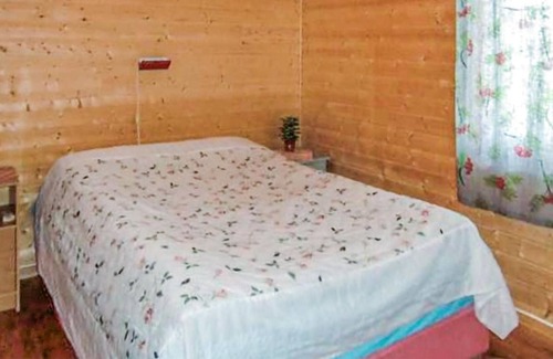 Balsfjord House | Far in the north of Norway, this cozy cottage welcomes you at Geatkejávri Lake with a wonderful view