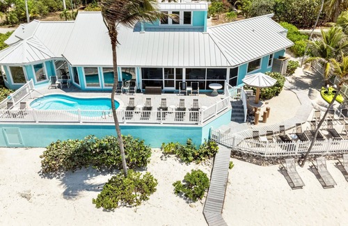 North Side House | Far Tortuga: Single Level Spacious Beach Villa w/Heated Pool and Private Dock