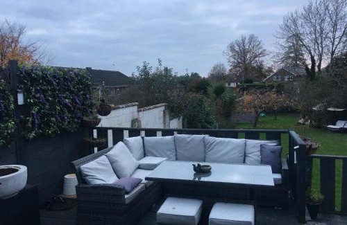 Fareham House | Fareham Heights 5BR, Lrg drive, Hot tub, Lux, modern and Comfy