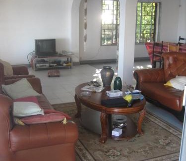 Moroni Bed & Breakfast | Farida Lodge