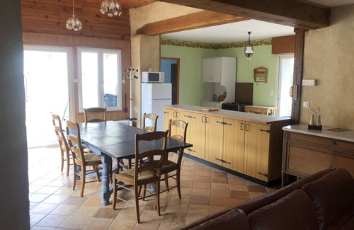 Dissay-sous-Courcillon House | Farm cottage with fireplace on the banks of the river Loir