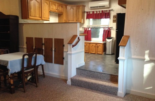 Ramblewood Apartment | Farm cottage for football/graduation weekends.
