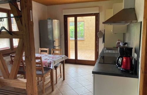 Dahlenheim Apartment | Farm holiday accommodation, very quiet location, family friendly.