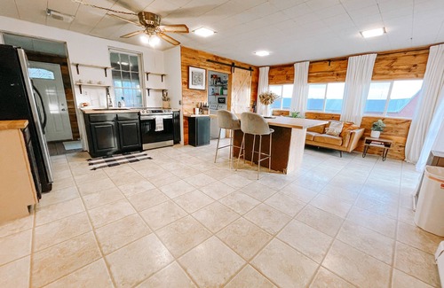 Marshall Other | Farm House | Relax & Visit with Mini Horses - Near Downtown Marshall