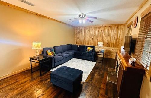 Corsicana House | Farm House Vacation Rental- In the heart of nature