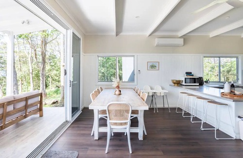 Saddleback Mountain Cottage | Farm Stay Kiama | 3 Bed Retreat | Fireplace & Bath