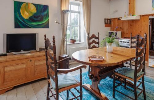 Burum Apartment | Farmhouse by Lauwers River with Rowing Boat, cleaning included