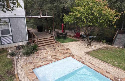 Mound Villa | Farmhouse, Private Pool, Spa and Gym! Waco 30 min