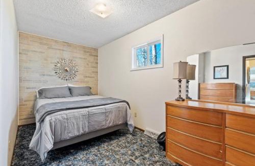 Belle Fourche House | Farmhouse Ranchette - Horses Welcome