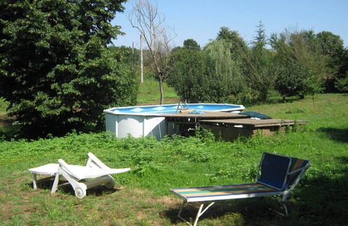 Capranica House | FARMHOUSE SURROUNDED BY GREENERY AND CULTIVATED FIELDS OF VEGETABLES