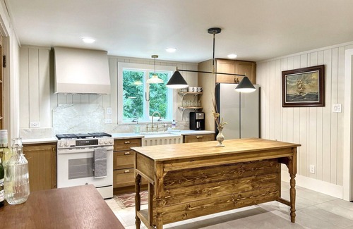 Cape May Other | Farmhouse with 4 bedrooms, Large Private Yard, Minutes from the Beach