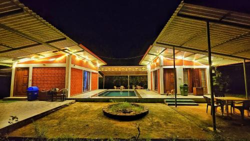 Kundapur House | Farmhouse with Pool - Kalavady Farmstay
