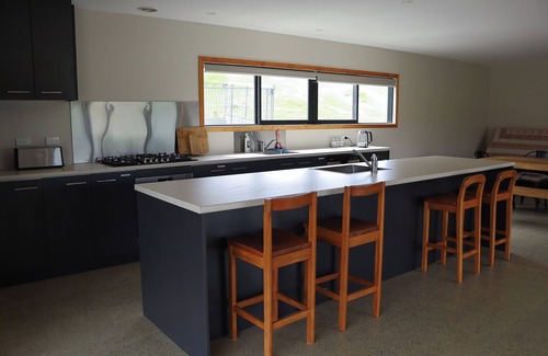 Mahurangi West Cabin | Farmstay getaway in a subtropical paradise - Cabin 2 of 2