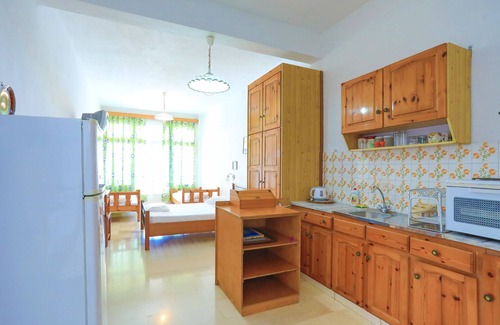 Gaios Apartment | Faros Ena: Gaios studio, sea views, private sun-loungers