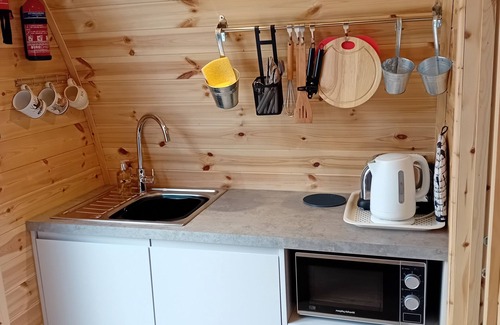 Sprowston Cabin | Fat Pete's Pod - Just 10 minutes from the Norfolk Broads and the City Of Norwich