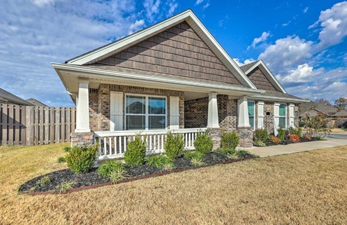 Fayetteville House | Fayetteville Home Near University and Biking Trails