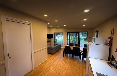 Cape Otway Cabin | FDE 5 - FAMILY DELUXE 2 BEDROOM CABIN