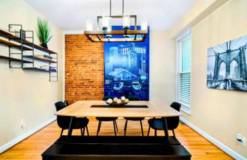 South Baltimore House | Federal Hill & Inner Harbor Lux Retreat Sleeps 6