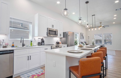 Denver Heights Cottage | Feel, Chill and Enjoy 4br/3ba Near Fun Riverwalk!