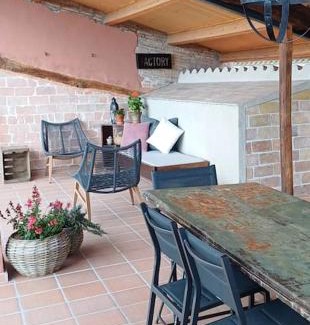 Vic Apartment | FeelhomeVIC. Ático con terraza en centro histórico