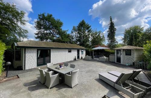 Beekbergen-West Ski Chalet | FELICITY - Family Home in the forest