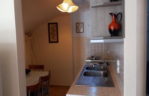 Elea House | Felicity