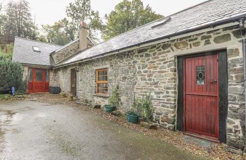 Bontnewydd House | Felin Iago
