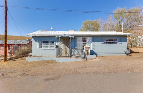 Superior House | Fenced Yard and Mtn Views Dog-Friendly Superior Gem