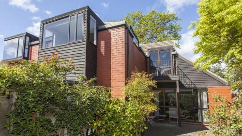 Burnside House | Fendalton Rose Garden Retreat Holiday Home