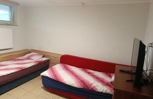 Grzybno House | Fenix Grzybno pokoje pracownicze, rodzinne, typu standard,dłuższe pobyty