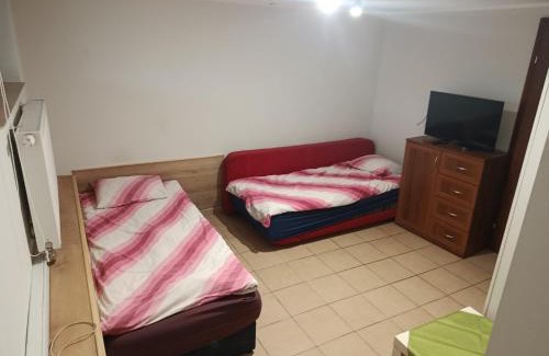 Grzybno House | Fenix Grzybno pokoje pracownicze, rodzinne, typu standard,dłuższe pobyty