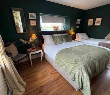 Oldcastle Cabin | Fennor Park Lodge