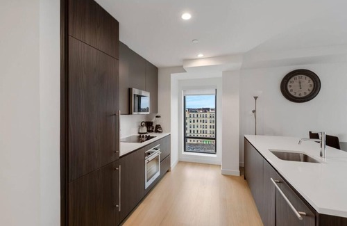 Fenway–Kenmore Apartment | Fenway 2 bed 2 bath condo