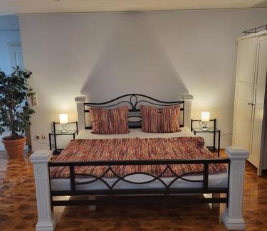Beilstein Apartment | Ferienapartment Schlummerhausen für bis zu 5 Personen, Haustiere willkommen und kostenfrei, mit Einbauküche, WLAN, Smart-TV, Alexa