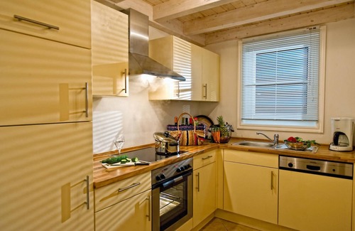Bad Saarow House | Ferienhaus „Falster“ 88m² für 4+2 Personen im Schlosspark Bad Saarow, Sauna, Whirlpool und Kamin