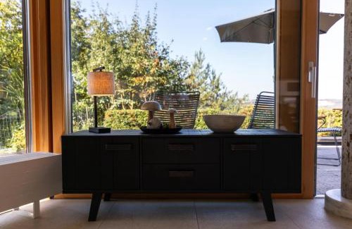 Lauda House | Ferienhaus hoch über dem Taubertal mit fantastischem Weitblick, Dachterrasse, 2000m2 großem Grundstück und Kamin
