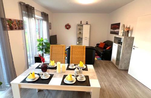 Apeldorn Apartment | Ferienhaus "Jonagold" Meppen Ebenerdig Carport Terrasse Free WiFi 2 Schlafzimmer Küche Gäste-WC Wallbox