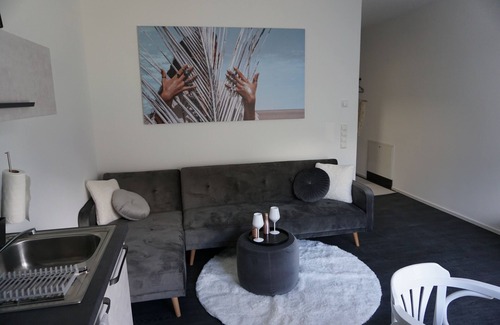 Saaldorf Condo | Ferienhaus mit 6 Apartments, Terrasse und Blick auf den Stausee